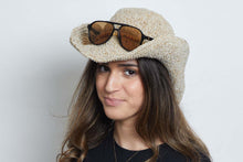 Load image into Gallery viewer, Crochet Hat Garden Lady White